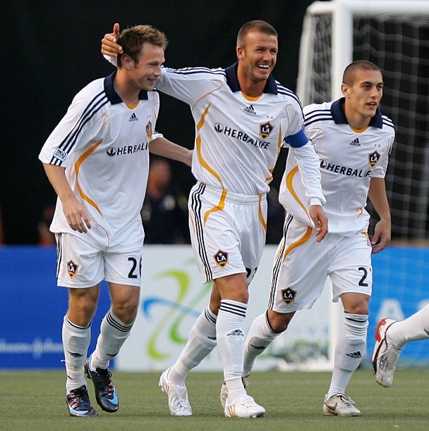 随着足球发 随着足球发