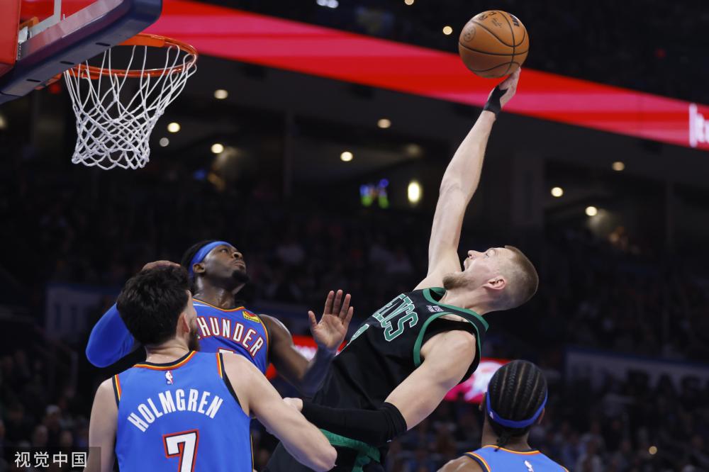 小球迷们兴 小球迷们兴