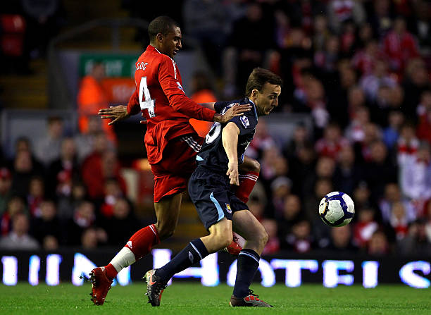 又略带猜忌 又略带猜忌