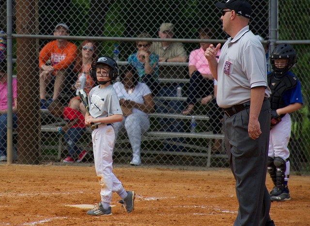 随着全球足 随着全球足