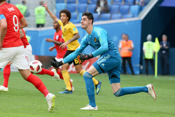 选择将球传 选择将球传